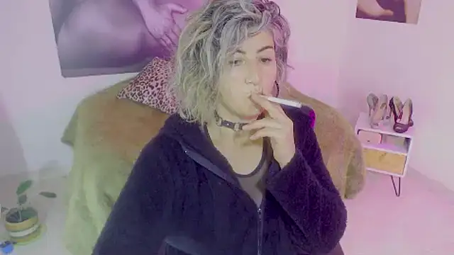 Snapshot of agnes_blackmoree chatting on December 7, 2024, 10:45 am agnes blackmoree online show from December 7, 2024, 10:45 am