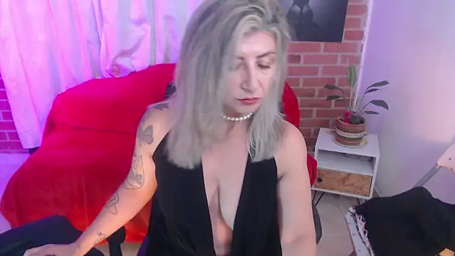 agnes blackmoree online show from February 15, 2026, 3:25 am