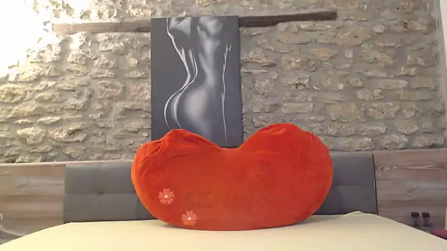 Snapshot of Naschkatze01 chatting on January 18, 2026, 8:12 pm Naschkatze01 online show from January 18, 2026, 8:12 pm