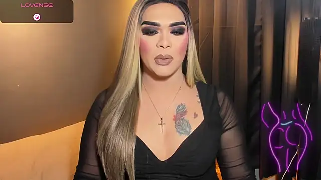 VictoriaEliz online show from November 1, 2025, 1:46 pm