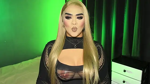 VictoriaEliz online show from February 9, 2026, 1:20 am