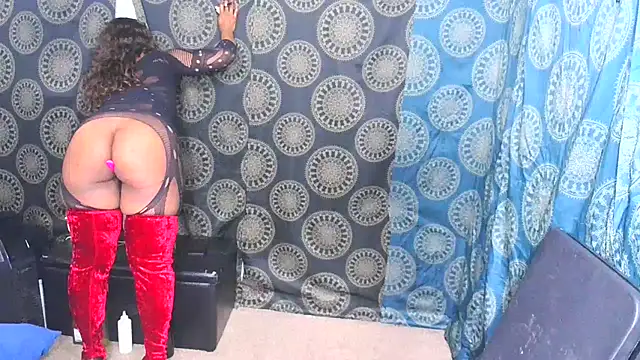 LunaRai online show from January 12, 2025, 4:42 am