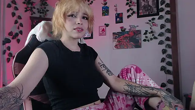 MaryJannes online show from February 9, 2025, 10:00 pm