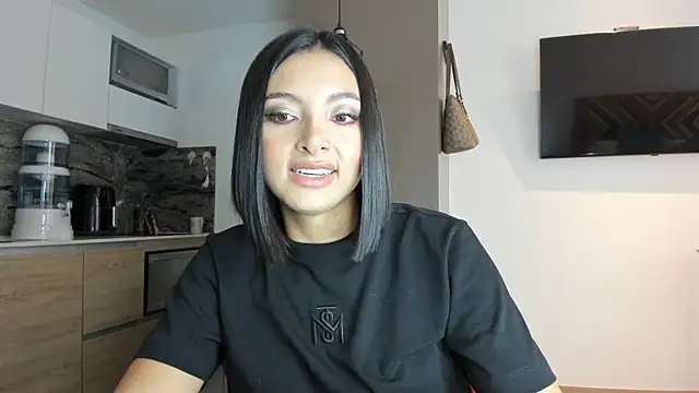 alexademie1 online show from December 24, 2024, 3:37 pm