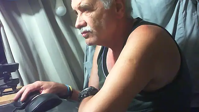 nonnomaturobisex online show from September 15, 2025, 4:40 pm