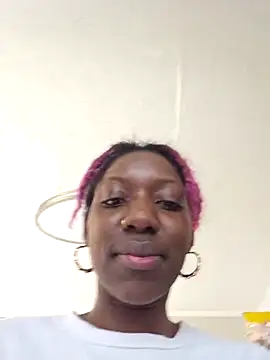 Snapshot of oliviaprettypussy chatting on May 5, 2026, 7:55 pm oliviaprettypussy online show from May 5, 2026, 7:55 pm