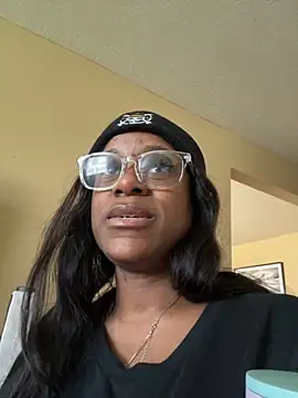 Snapshot of Tikalalin chatting on September 16, 2025, 9:05 pm Tikalalin online show from September 16, 2025, 9:05 pm