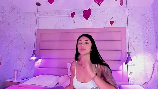 AntonellaRossi online show from February 19, 2025, 7:48 pm