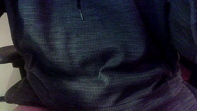 Snapshot of OralDesires2 chatting on December 9, 2024, 8:33 am OralDesires2 online show from December 9, 2024, 8:33 am