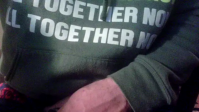 Snapshot of OralDesires2 chatting on January 4, 2025, 11:43 am OralDesires2 online show from January 4, 2025, 11:43 am