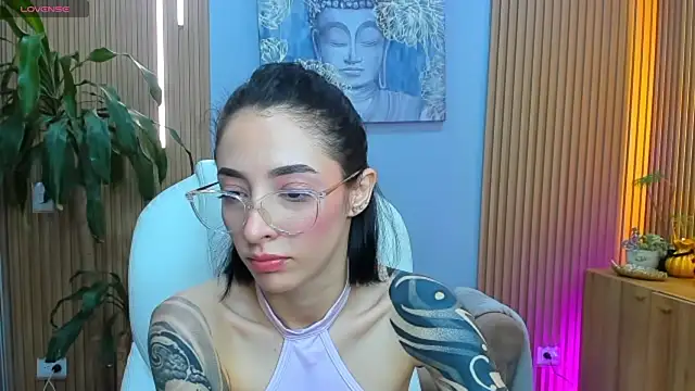 barbie scoth  online show from April 17, 2026, 6:44 pm