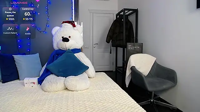 KateJonson online show from December 15, 2024, 7:46 am