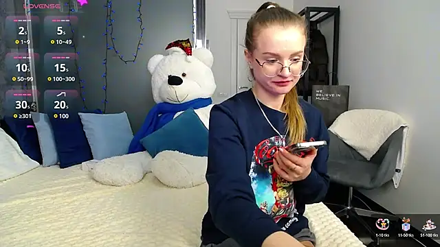 KateJonson online show from December 15, 2024, 11:34 am