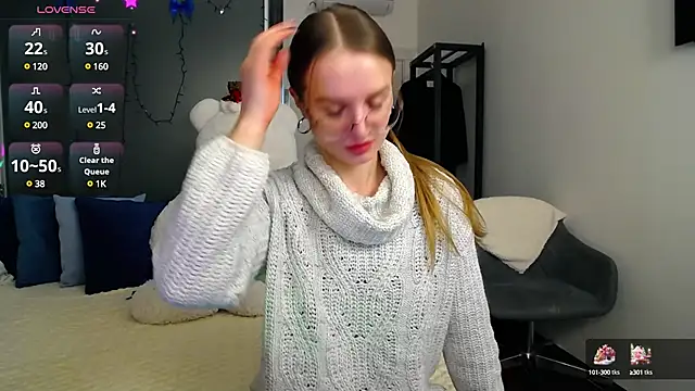 KateJonson online show from December 17, 2024, 8:12 am