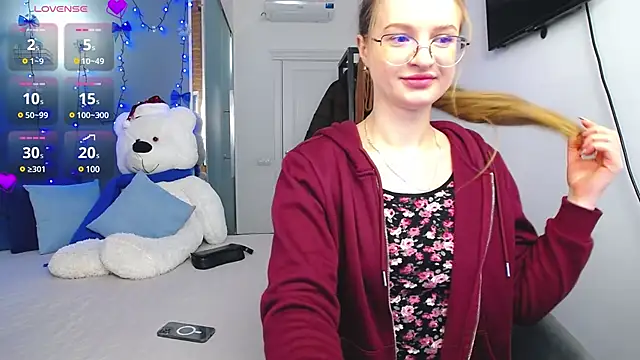 KateJonson online show from January 4, 2025, 8:28 am