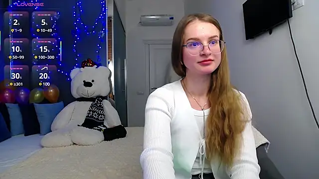 KateJonson online show from February 13, 2025, 2:09 pm