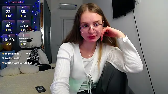 KateJonson online show from February 13, 2025, 5:54 pm