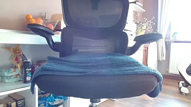 suedel65 online show from February 12, 2025, 1:06 pm