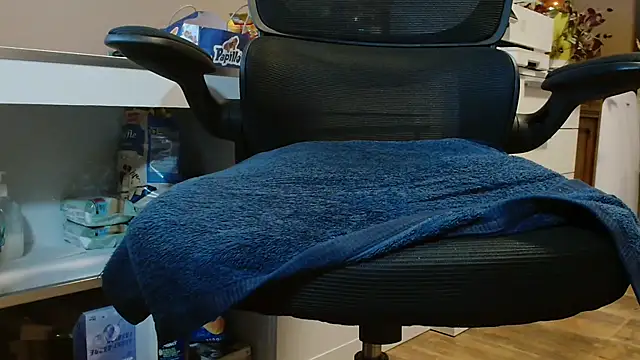 suedel65 online show from March 14, 2025, 4:43 am