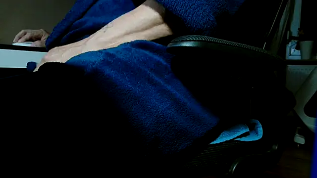 suedel65 online show from September 26, 2025, 3:43 am