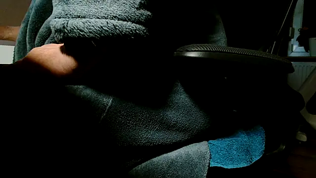 suedel65 online show from November 10, 2025, 4:22 am