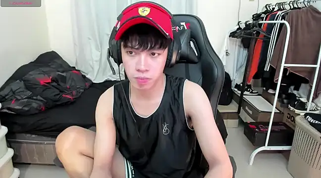 Lightjt04 online show from March 14, 2025, 9:57 am