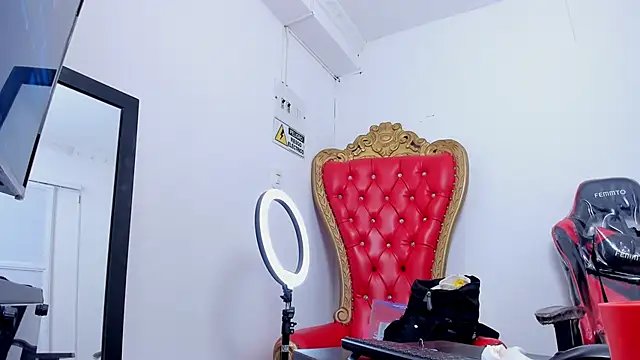 Cleopatra Trans online show from February 17, 2025, 12:27 pm