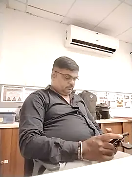 Desi Londa 143 online show from September 20, 2025, 4:02 am