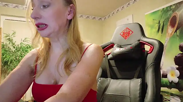 Snapshot of HotLana69 chatting on December 17, 2025, 5:30 pm HotLana69 online show from December 17, 2025, 5:30 pm