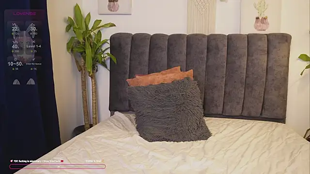 bunnycuteshy online show from March 17, 2025, 4:11 pm