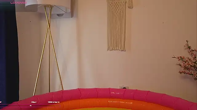 bunnycuteshy online show from October 7, 2025, 2:25 pm