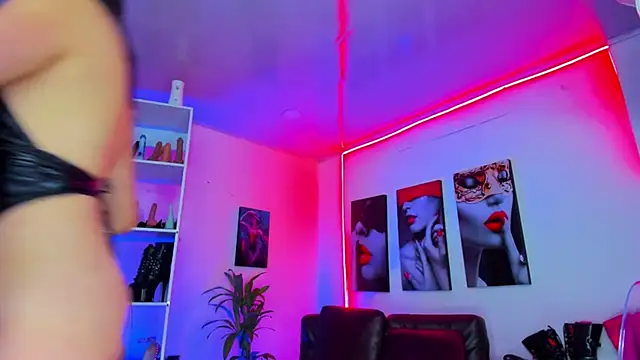 Snapshot of kayilyn chatting on February 7, 2025, 12:06 pm kayilyn online show from February 7, 2025, 12:06 pm