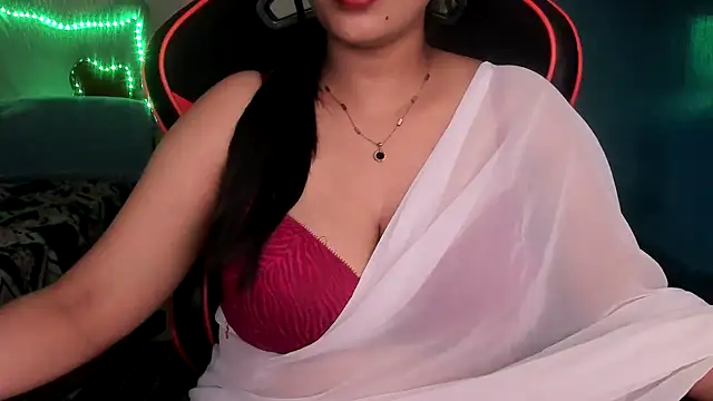 Snapshot of South_indian_tickly chatting on June 9, 2026, 5:57 pm South indian tickly online show from June 9, 2026, 5:57 pm