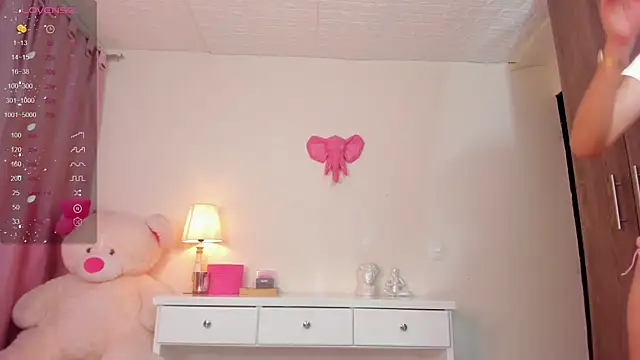 Snapshot of katte_D chatting on January 22, 2025, 11:32 pm katte D online show from January 22, 2025, 11:32 pm