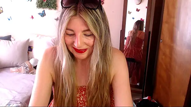 Snapshot of Jolie-Mature chatting on May 15, 2026, 8:27 pm Jolie-Mature online show from May 15, 2026, 8:27 pm