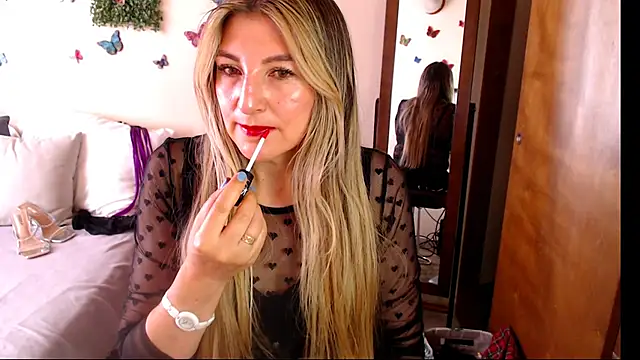 Snapshot of Jolie-Mature chatting on June 2, 2026, 9:17 pm Jolie-Mature online show from June 2, 2026, 9:17 pm