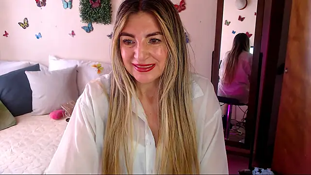 Snapshot of Jolie-Mature chatting on July 27, 2026, 8:49 pm Jolie-Mature online show from July 27, 2026, 8:49 pm