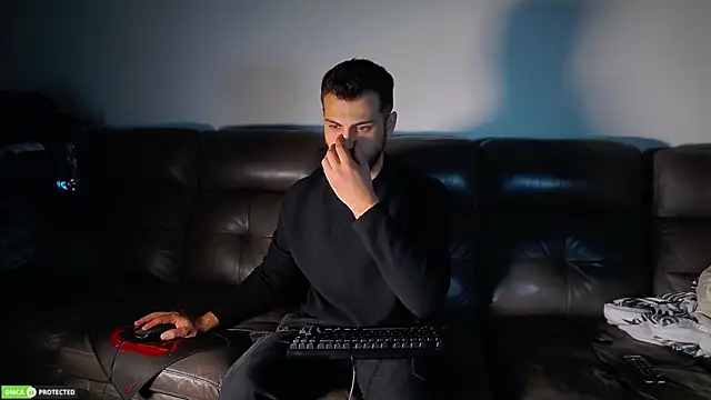 Snapshot of CrazyDom1 chatting on October 23, 2025, 6:17 pm CrazyDom1 online show from October 23, 2025, 6:17 pm