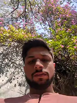 Snapshot of _IRRESISTIBLE_ chatting on November 18, 2025, 7:02 am IRRESISTIBLE online show from November 18, 2025, 7:02 am