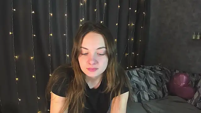 KristinaLoison online show from February 21, 2025, 4:05 pm