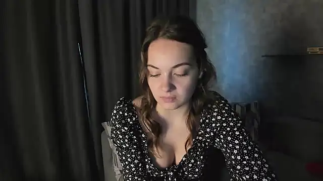 KristinaLoison online show from April 25, 2026, 2:47 pm