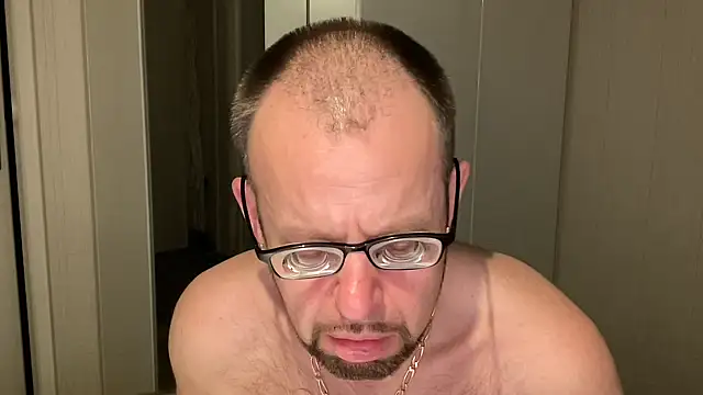 FABIOGLASSES online show from July 8, 2026, 12:48 am