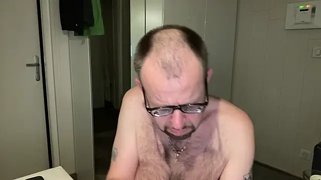 FABIOGLASSES online show from July 10, 2026, 12:15 am