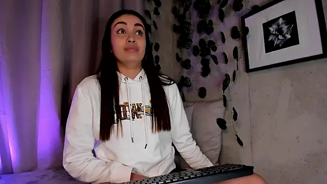 Snapshot of aisha_es chatting on March 11, 2025, 10:31 pm aisha es online show from March 11, 2025, 10:31 pm