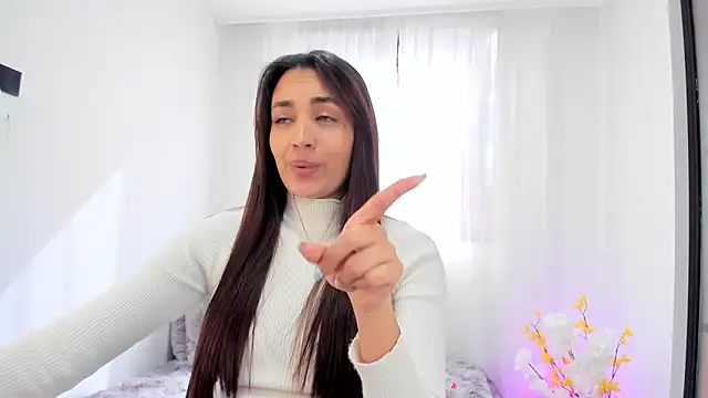 Snapshot of aisha_es chatting on September 30, 2025, 8:03 pm aisha es online show from September 30, 2025, 8:03 pm