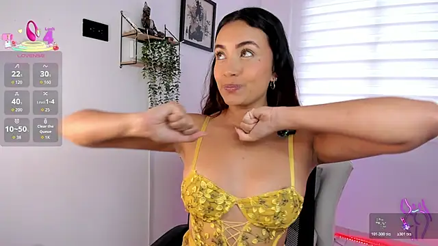 aisha es online show from July 13, 2026, 7:27 pm