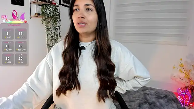 aisha es online show from July 29, 2026, 12:20 am
