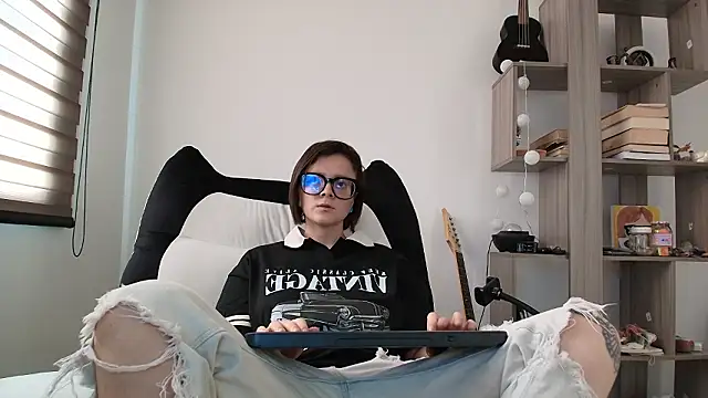 Arya starrk online show from February 3, 2026, 2:33 pm