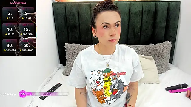 Snapshot of im_aliss chatting on October 27, 2025, 2:43 pm im aliss online show from October 27, 2025, 2:43 pm