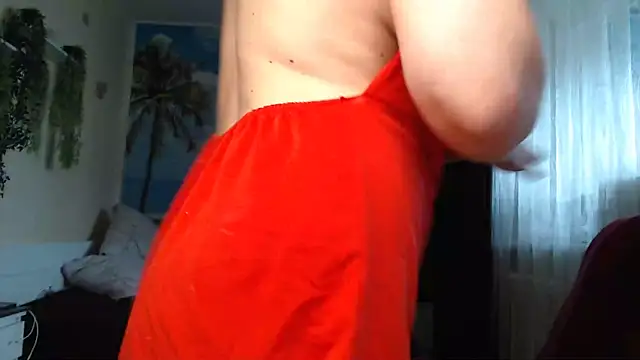 Snapshot of soaring_love chatting on May 13, 2026, 5:05 am soaring love online show from May 13, 2026, 5:05 am